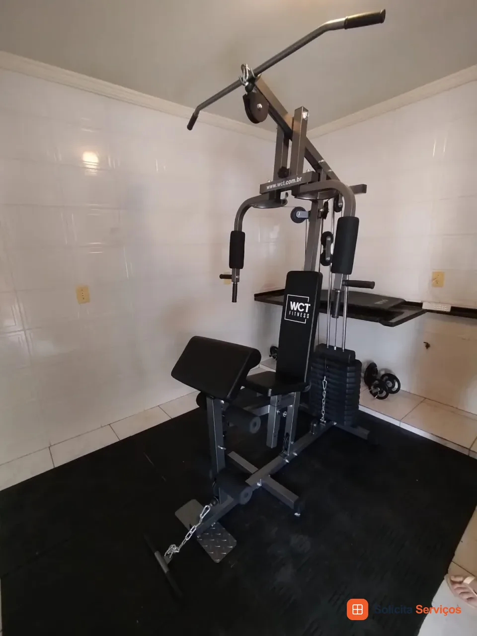 Equipamento de supino para treinamento de força. Consulte montagem de aparelhos de musculação em Goiânia e as condições do serviço.